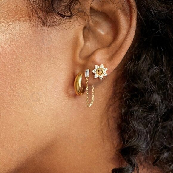 Emoji Happy Face Gold and Crystal Felice Cubic Zirconia Smiling Daisy Studs - Picture 3 of 6